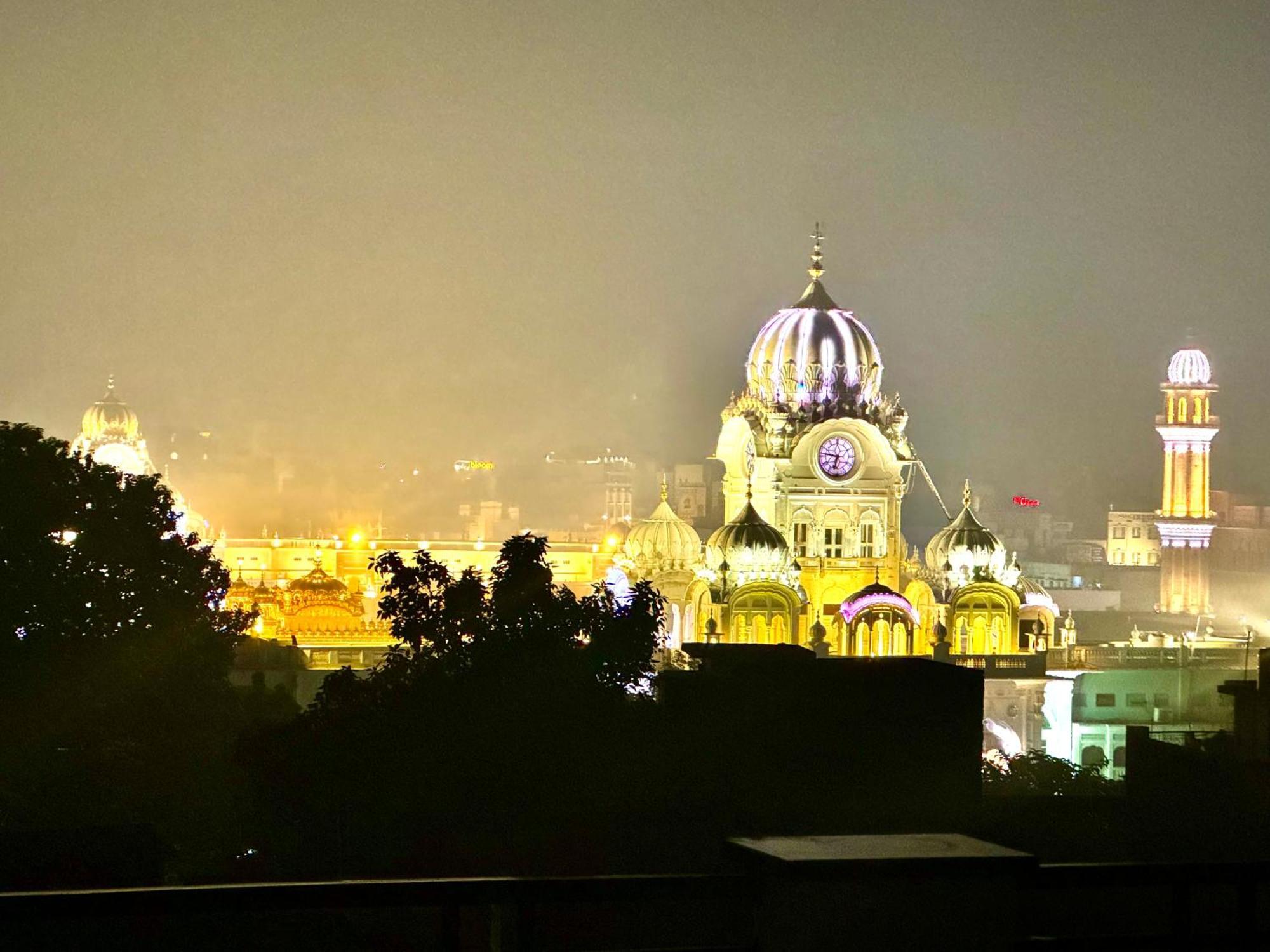 Hotel Heaven View - 50M From Golden Temple Amritsar Extérieur photo