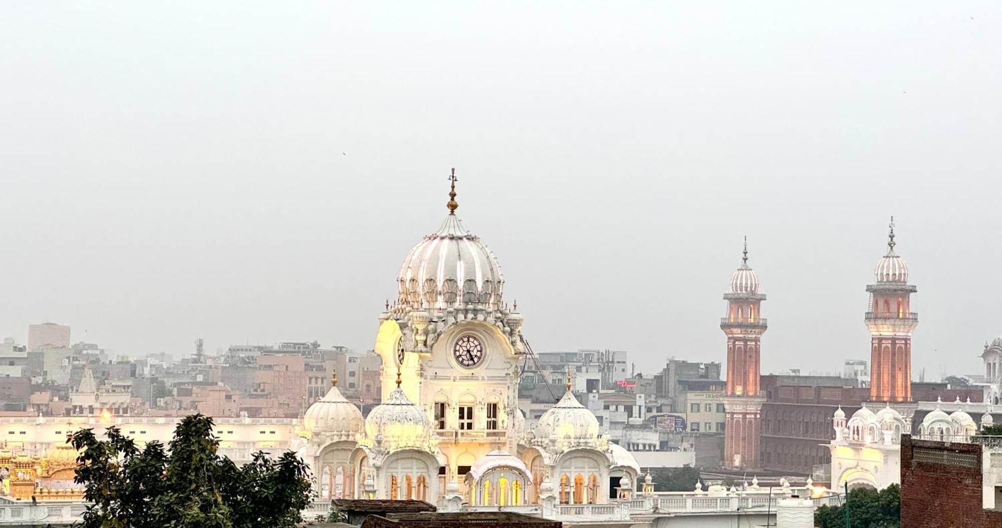 Hotel Heaven View - 50M From Golden Temple Amritsar Extérieur photo