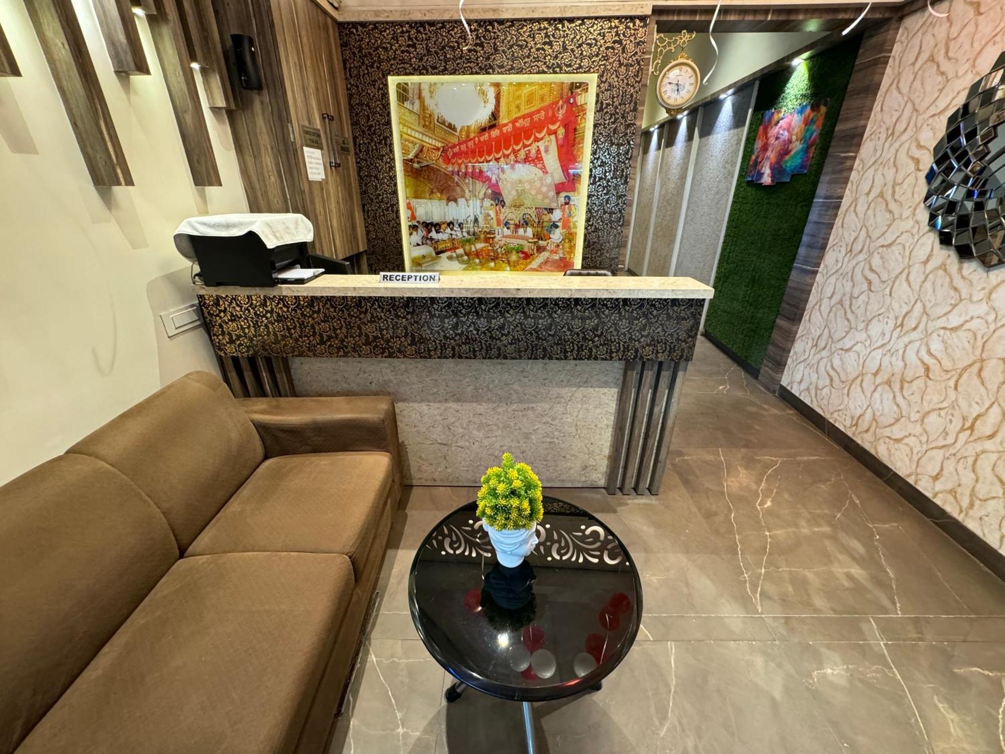 Hotel Heaven View - 50M From Golden Temple Amritsar Extérieur photo