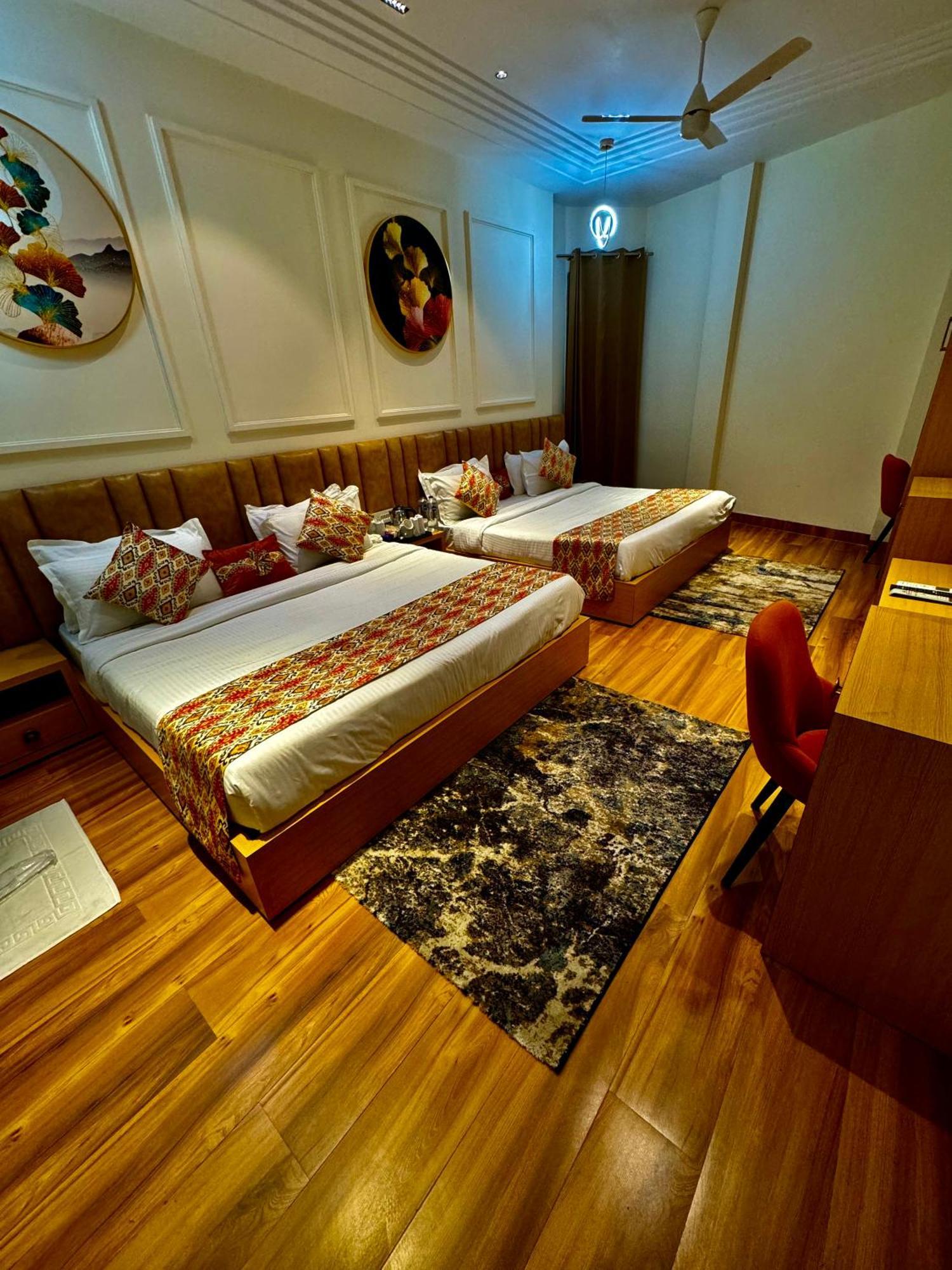 Hotel Heaven View - 50M From Golden Temple Amritsar Extérieur photo
