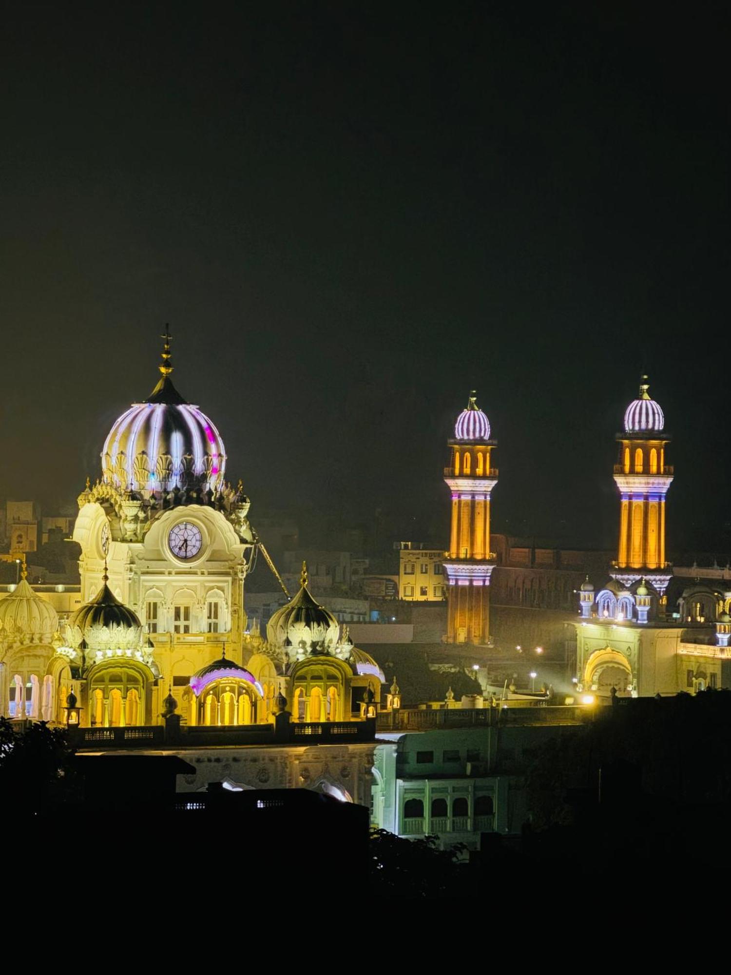 Hotel Heaven View - 50M From Golden Temple Amritsar Extérieur photo