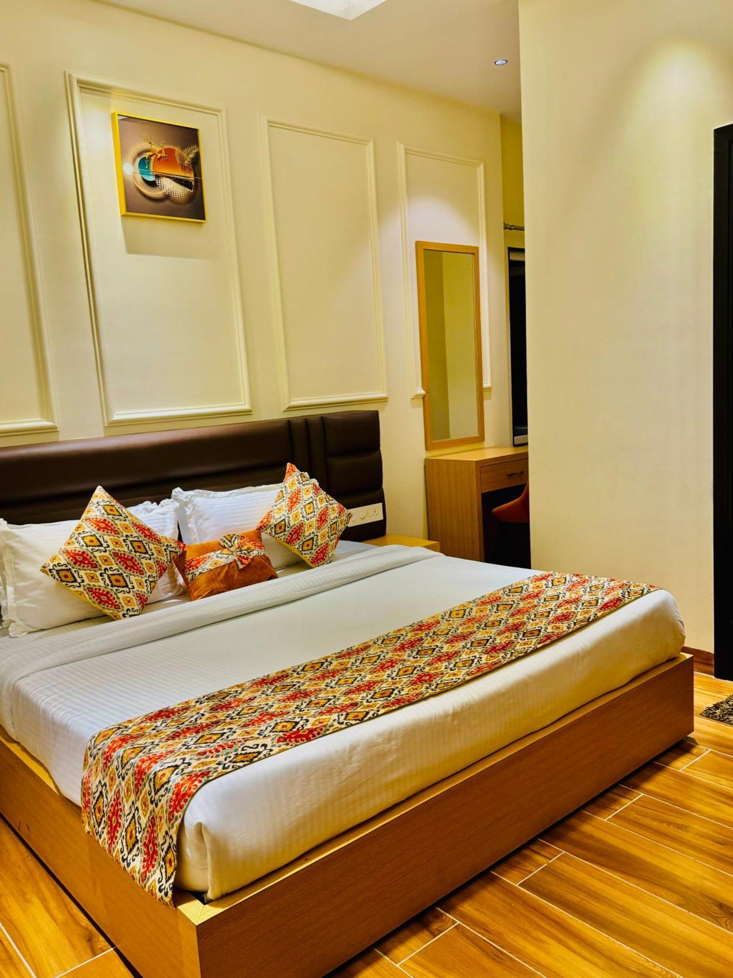 Hotel Heaven View - 50M From Golden Temple Amritsar Extérieur photo